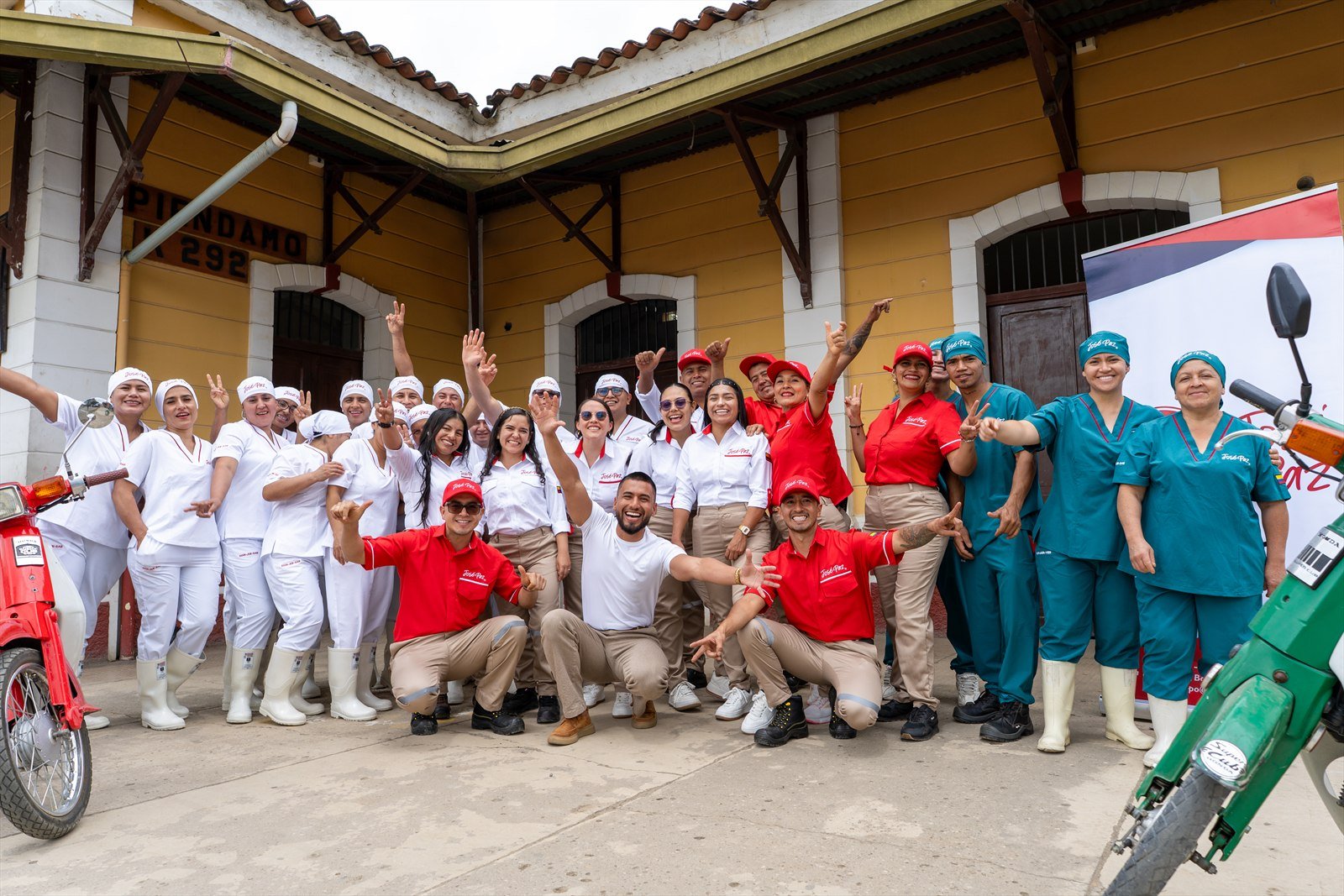 Equipo de colaboradores José Paz